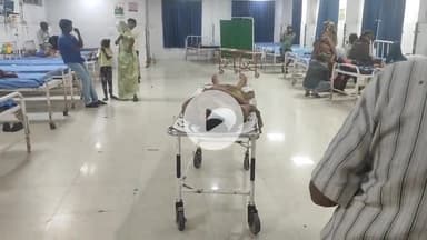 झालरापाटन: झालरापाटन के समीप पूर्वज होटल के पास बाइक पर पीछे बैठी महिला अचानक गिरी, घायल होकर जिला अस्पताल में भर्ती