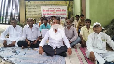 मदनपुर: मदनपुर में यूरिया खाद की कालाबाजारी के खिलाफ किसानों ने अनिश्चितकालीन धरना प्रदर्शन और भुख हड़ताल शुरू की