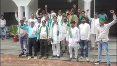 मथुरा: भारतीय किसान यूनियन ने सुनील के राष्ट्रीय अध्यक्ष पर हुए हमले के विरोध में डीएम कार्यालय पहुंचकर किया प्रदर्शन