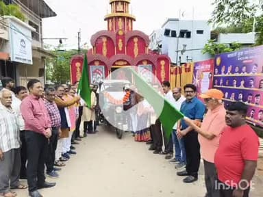 जगदलपुर: नगर निगम जगदलपुर ने स्वच्छ गणेश उत्सव अभियान के अंतर्गत पूजा सामग्री ई-रिक्शा सेवा का शुभारंभ महापौर संजय पांडेय ने किया