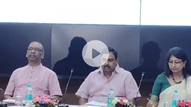 कांके: प्रोजेक्ट भवन में सीएम ने पीजीटी शिक्षकों, सहायक आचार्यों और प्रयोगशाला सहायकों को नियुक्ति पत्र बांटे