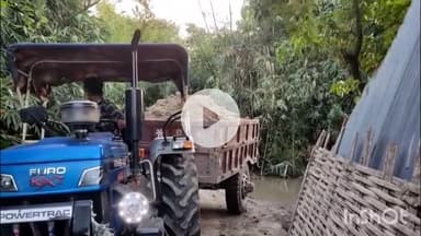 सुपौल: बलवा पंचायत में कोसी नदी के कटाव से लोग परेशान, बाहर निकालने के लिए रास्ता बनाने का कार्य जारी