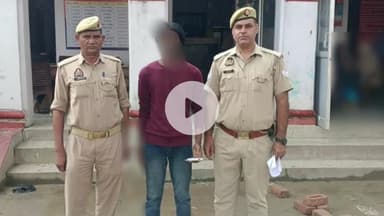 रामपुर: मंगलवार को शहर कोतवाली क्षेत्र में गश्त के दौरान पुलिस ने एक आरोपी को अवैध चाकू के साथ गिरफ्तार किया