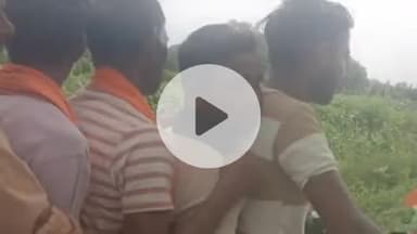 नरवल: महाराजपुर में यातायात नियमों की धज्जियां उड़ाते हुए एक मोटर बाइक पर पांच लोग सवार, वीडियो हुआ वायरल