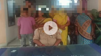 मड़ियाहू: बरसठी में पुलिस ने शांति व्यवस्था के मद्देनज़र 9 महिलाओं को किया गिरफ्तार