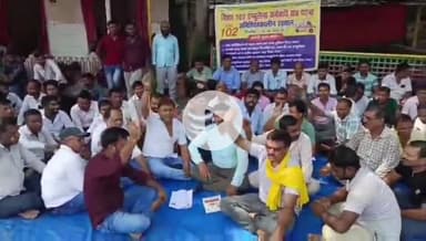 पटना ग्रामीण: श्रम अधिनियम के तहत वेतन भुगतान की मांग को लेकर एंबुलेंस कर्मियों का गर्दनीबाग में दूसरे दिन भी धरना जारी