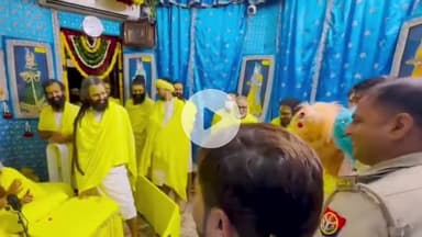 मथुरा: जयपुर के जॉनी और जोजो ने वृंदावन में प्रेमानंद महाराज को खूब हंसाया, वीडियो हुआ वायरल