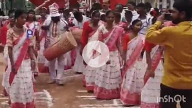 मेदिनीनगर (डालटनगंज): मेदिनीनगर के जीएलए कॉलेज परिसर में धूमधाम से करम पर्व मनाया गया, बड़ी संख्या में लोग शामिल हुए