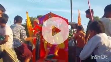 कुचायकोट: थाना क्षेत्र सासामुसा में पुलिस की मौजूदगी में गाजे-बाजे के साथ धूमधाम से निकला महावीरी अखाड़ा जुलूस