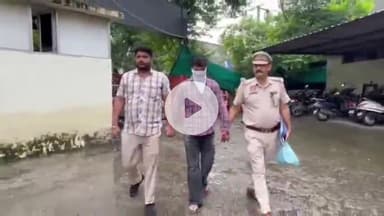 ਅੰਮ੍ਰਿਤਸਰ 2: ਡੀਸੀਪੀ ਲੋਨ ਆਰਡਰ ਦਫਤਰ ਤੋਂ ਡੀਸੀਪੀ ਲੋਨ ਆਰਡਰ ਨੇ ਕੀਤੀ ਪ੍ਰੈਸ ਵਾਰਤਾ ਗੋਲੀ ਚਲਾਉਣ ਵਾਲੇ ਤਿੰਨ ਨੌਜਵਾਨਾਂ ਨੂੰ ਕੀਤਾ ਗਿਰਫਤਾਰ