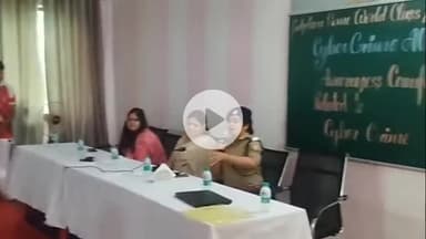 धनौरा: मंडी धनौरा में सीओ ने छात्र-छात्राओं को साइबर अपराध व यातायात के प्रति किया जागरूक