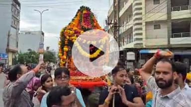 लाडपुरा: शहर में जलझूलनी एकादशी पर निकली शोभायात्रा, लोगों ने अखाड़े में दिखाए करतब, पुलिस जाप्ता रहा मौजूद