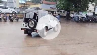 गुमला: टेंपो के अचानक ब्रेक लगाने से दो बाइक टकराईं, दो लोग हुए घायल