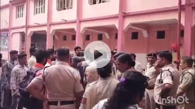 जगदलपुर: निर्मल विद्यालय में बीमार छात्र को जबरन बंधक बनाकर रखने और दफना देने की धमकी के बाद, बजरंग दल और ABVP ने किया प्रदर्शन