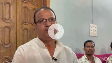 नवादा: नवादा के प्रसाद बीघा में राजद के जिला उपाध्यक्ष ने प्रेस वार्ता में पूर्व मंत्री पर हमला किया, आसाराम बापू का किया जिक्र