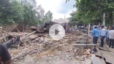 रामपुर: सिविल लाइन क्षेत्र में उत्तर प्रदेश के निर्माण खंड रुहेलखंड 02 ने अवैध कब्जे को मुक्त कराया