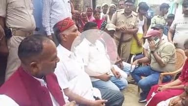 शिवसागर: मृतक जोखन शाह के परिजनों से मिलने चंदवा पहुँचे चेनारी पूर्व विधायक ललन पासवान, परिवार को हर संभव मदद का दिया आश्वासन