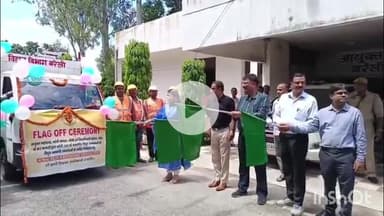 बरेली: बरेली कमिश्नर सौम्या अग्रवाल ने गाड़ियों को हरी झंडी दिखाई, बिजली की समस्या पर तत्काल काम करेगी, शहर हो या देहात