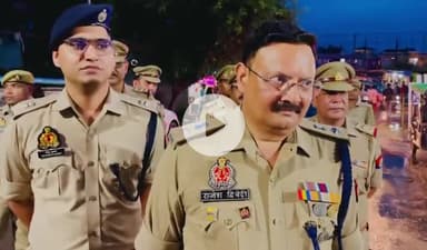 शाहजहांपुर: त्यौहारों को लेकर पुलिस प्रशासन सतर्क, एसपी ने किया रूट मार्च