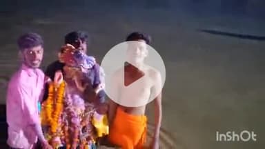 बलरामपुर: सिसई घाट राप्ती नदी पर देर रात तक गणेश प्रतिमाओं का विसर्जन हुआ