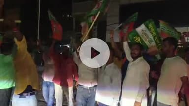 रफीगंज: बिहार बंदी के आवाह्न को लेकर NDA कार्यकर्ताओं ने रफीगंज में निकाला मशाल जुलूस