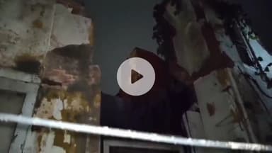 ਅੰਮ੍ਰਿਤਸਰ 2: ਦਰਬਾਰ ਸਾਹਿਬ ਨੇੜੇ ਕਟਰਾ ਆਲੂਵਾਲਾ ਗਲੀ ਲਾਲਾ ਵਾਲੀ ਵਿੱਚ ਬਰਸਾਤ ਕਾਰਨ ਪੁਰਾਣੀ ਬਿਲਡਿੰਗ ਡਿੱਗੀ, ਵੱਡਾ ਹਾਦਸਾ ਟਲਿਆ