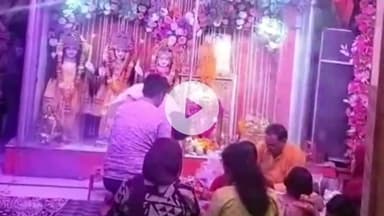 कन्नौज: कन्नौज शहर के सरायमीरा रेलवे स्टेशन रोड पर संकटमोचन हनुमान मंदिर में देर रात तक मनाया गया बुढ़वा मंगल का कार्यक्रम