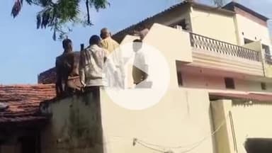 करछना: बरदहा गांव में अज्ञात चोरों ने दरवाजे का ताला तोड़कर नगदी सहित लाखों के आभूषण की चोरी की, पुलिस जांच में जुटी