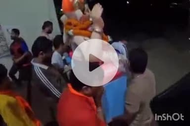 हरिद्वार: कनखल में राजघाट पर गणपति विसर्जन के दौरान गंगा में बहा युवक, वीडियो हुआ वायरल