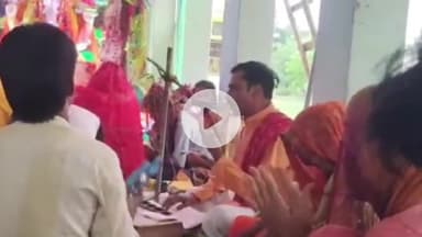 कन्नौज: कन्नौज के ग्राम सुर्सी क्षेत्र अंतर्गत पंचवटी धाम पर गणपति महोत्सव में हुआ सुंदरकांड का आयोजन, आरती के बाद बटा प्रसाद