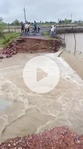 निवाई: #निवाई दहलोद से डोई की ढाणी नयागांव ललवाड़ी श्रीरामपुरा जानेवाली रोड के बीच में बना पुल टूटा, दर्जन गांवों का संपर्क कट