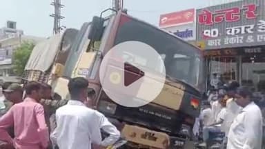 बाड़मेर: बाड़मेर के थार हॉस्पिटल के सामने फौज का ट्रक बेकाबू होकर डिवाइडर पर चढ़ा, गनीमत रही कि कोई जनहानि नहीं हुई