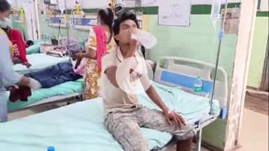 बरेली: पानी के चक्कर में युवक ने पी लिया तेजाब, हालत बिगड़ने पर जिला अस्पताल में कराया गया भर्ती