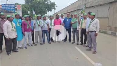 रजौली: रजौली में एनडीए के बिहार बंद के दौरान जदयू कार्यकर्ता सड़क पर उतरे