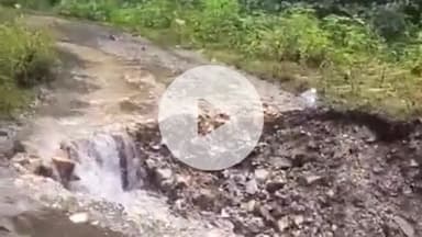 जोशियाड़ा: केलसु घाटी की सड़क बीते 3 माह से बंद, ग्रामीण जान जोखिम में डालकर कर रहे हैं आवाजाही