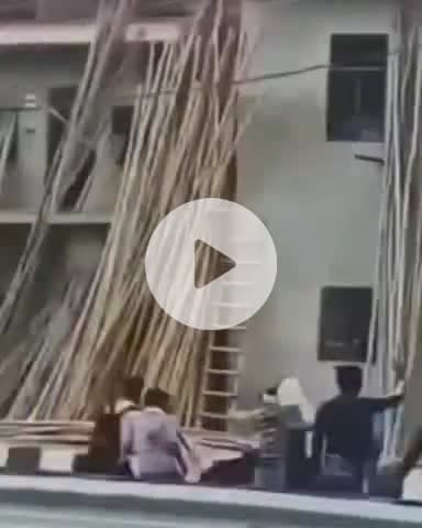 बिल्हौर: चौबेपुर के अमिलिया स्थित कृष्णा इंजीनियरिंग कॉलेज के पास छात्रों के दो गुट भिड़े, वीडियो सोशल मीडिया पर हुआ वायरल