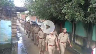 नौगावां सादात: नौगांवा में 12 वफात पर निकलेगा जुलूस, सीओ व थाना प्रभारी ने किया फ्लेग मार्च