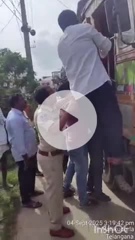 వేలేరు: మల్లికుదుర్ల లో లారీ డ్రైవర్ గుండెపోటుతో లారీలోని మృతి స్పందించిన ఎస్సై సురేష్