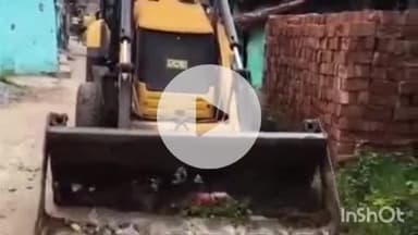 गढ़वा: नगर परिषद गढ़वा में मस्जिद के पास मिलाद उन-नबी पर्व को देखते हुए चलाया गया सफाई अभियान