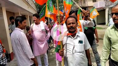 मां का अपमान नहीं सहेगा बिहार नही सहेगा देश।यह सिर्फ एक माँ का अपमान नहीं बल्कि देश के हर माँ का अपमान है।आज बिहार बंद कर रहे सभी मित्रों को ह्रदय से अभार धन्यवाद। 
सुनील कुमार गुप्ता प्रदेश सह संयोजक भाजपा व्यापार प्रकोष्ठ बिहार | |