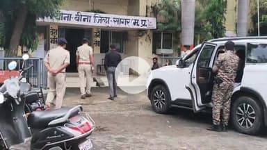 बीना: धार्मिक त्योहारों को देखते हुए अतिरिक्त पुलिस अधीक्षक ने किया नगर का दौरा, बीना थाने में अधिकारियों से की चर्चा