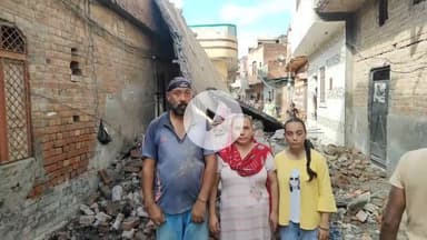 ਅੰਮ੍ਰਿਤਸਰ 2: ਫਤਿਹ ਸਿੰਘ ਕਲੋਨੀ ਚ ਭਾਰੀ ਬਾਰਿਸ਼ ਨਾਲ ਮਜ਼ਦੂਰ ਪਰਿਵਾਰ ਦੀ ਛੱਤ ਡਿੱਗੀ, ਤਿੰਨ ਮੈਂਬਰ ਬਚੇ, ਰੋਟੀ-ਪਾਣੀ ਲਈ ਮੋਹਤਾਜ਼