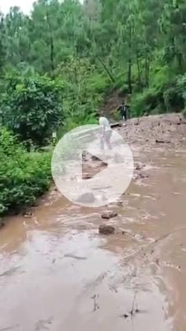 बद्दी: कीचड़ से गुजरकर, जान जोखिम में डालकर: पटवारी चंदन गुप्ता का आपदा में अनुकरणीय योगदान