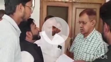 संभल: संभल में वाल्मीकि बस्तियों में सुविधाओं की मांग को लेकर 3 गांव के लोगों ने कलेक्ट्रेट में जिलाधिकारी को सौंपा ज्ञापन