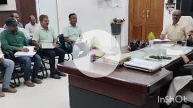 अरवल: समाहरणालय सभा कक्ष में जिला पदाधिकारी ने विद्युत कार्यों की समीक्षा की, दिए सख्त निर्देश