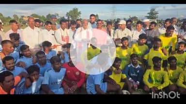 चौपारण: सेलहारा में आयोजित फुटबाल टूर्नामेंट के फाइनल मुकाबले का बरही विधायक मनोज कुमार यादव ने किया शुभारंभ