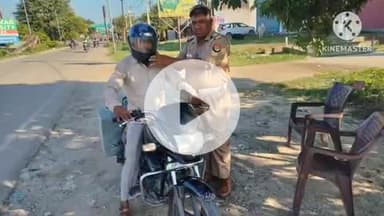 संभल: संभल के विभिन्न स्थानों पर यातायात पुलिस कर्मियों ने बाइक सवारों को यातायात नियमों का पालन करने के लिए वितरित किए हेलमेट