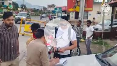 देहरादून: देहरादून पुलिस द्वारा नियमों का उल्लंघन करने वाले वाहन चालकों के खिलाफ अपनाया जा रहा है सख्त रुख