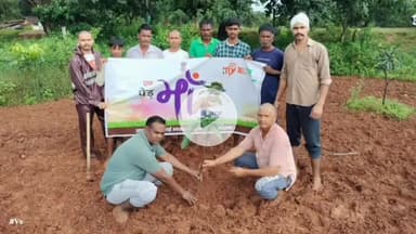 भंडरा: भैसमुंदो में नेहरू युवा केंद्र और युवा ग्रामीण विकास समिति ने 'एक पेड़ मां के नाम' कार्यक्रम में किया सामूहिक वृक्षारोपण