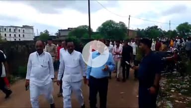 सिंगरौली: कलेक्टर, सिंगरौली और देवसर विधायक ने खाद गोदाम कचनी का निरीक्षण किया, कलेक्टर ने कहा- खाद पर्याप्त है